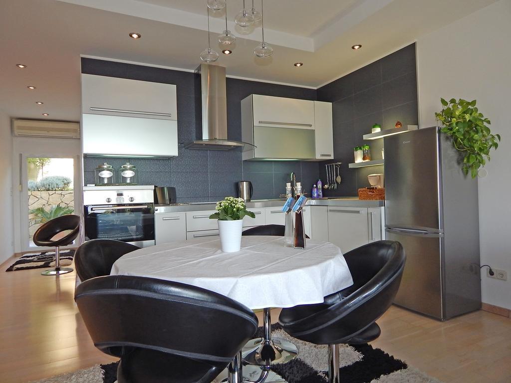 Lavander Omis Apartment Duce